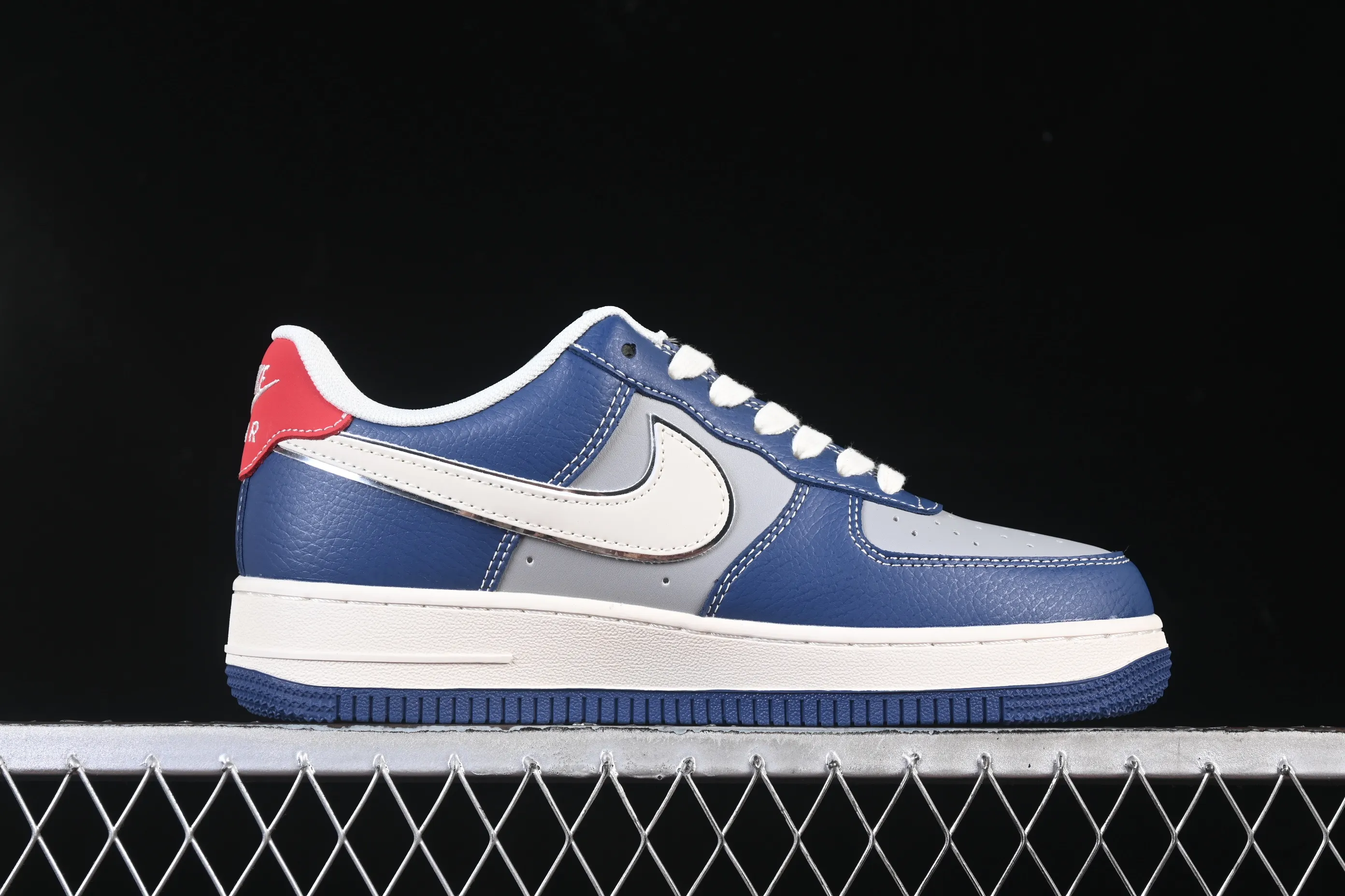 All categories Nk Air Force 1 Air Force series Nk Air Force 1 Low Air Force low top Nike Air Force 1'07 Low Superme joint white blue gray red Air Force 1 low top casual sneakers XD2588-602
